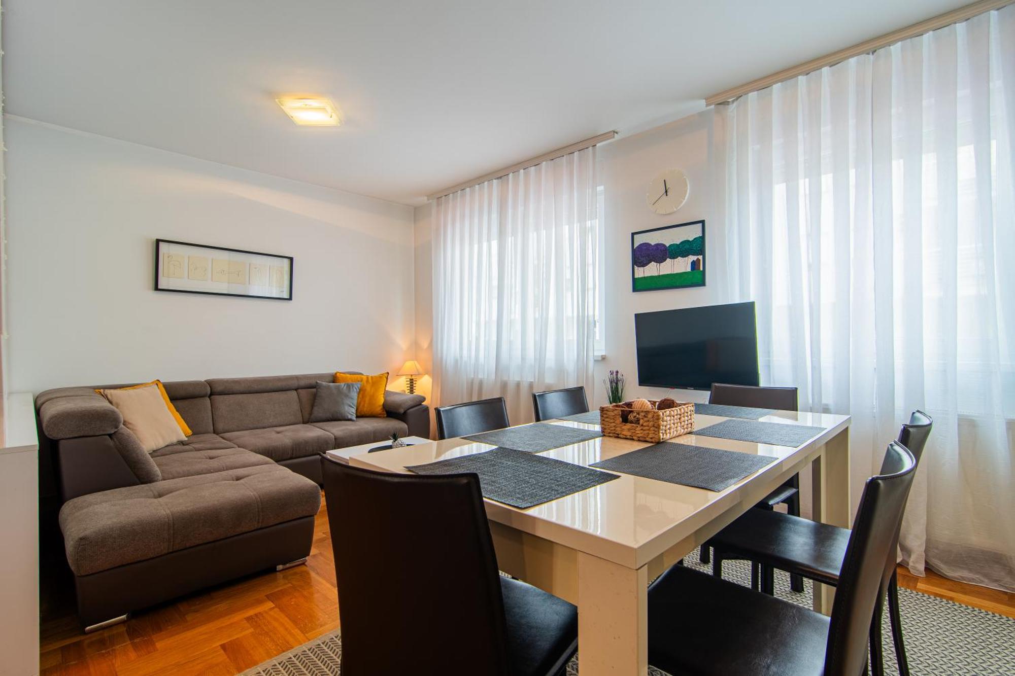 Flexible Selfcheckins 97 - Zagreb - Garden - Parking- Loggia - 2 Bedrooms Ngoại thất bức ảnh